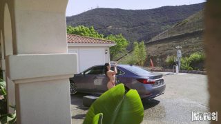 Mofos – Mia Moore In Car Wash Conundrum