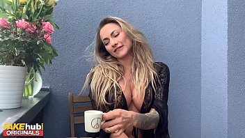 Balcony Bliss: Michaela Isizzu’s Blonde Ambition Unleashed In A Solo Session